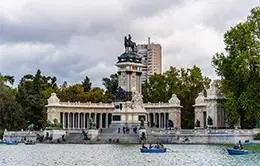 Descubre el arte en el Museo del Prado y relájate en el Parque del Retiro
