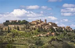 Descubre la historia y el encanto medieval de Montepulciano