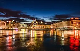 Recorre Ginebra, visitando el Jardín Inglés y el Jet d’Eau.