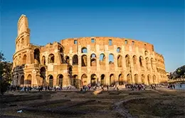 Explore la historia y la magnificencia del Coliseo y los foros romanos