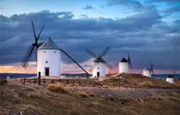 Visita los icónicos molinos de viento en Consuegra