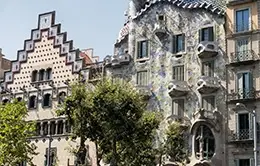 Descubre la arquitectura modernista de Gaudí en el Paseo de Gracia
