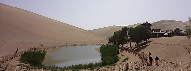 Ruta de la Seda: entre Montañas y Oasis