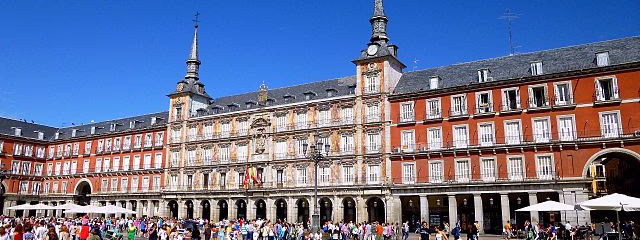 Madrid, París y Mercadillos de Navidad en Flandes y Países Bajos