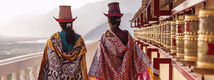 MITOS Y LEYENDAS NEPAL Y BHUTAN - EXTENSION A TÍBET I
