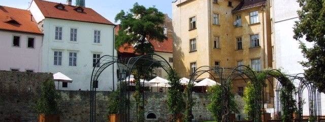 De Praga a Londres +i